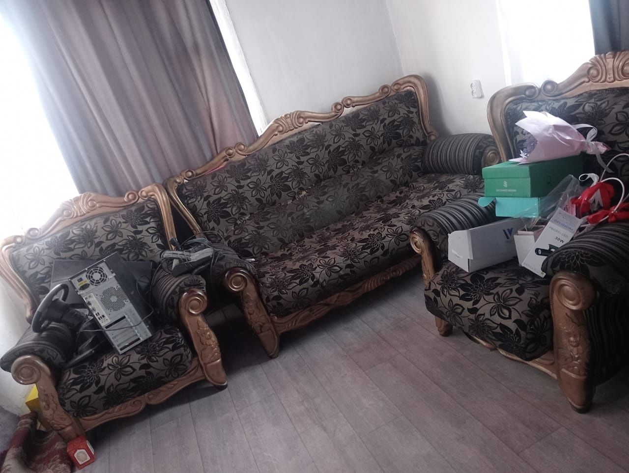 Диван кресло сатылады.