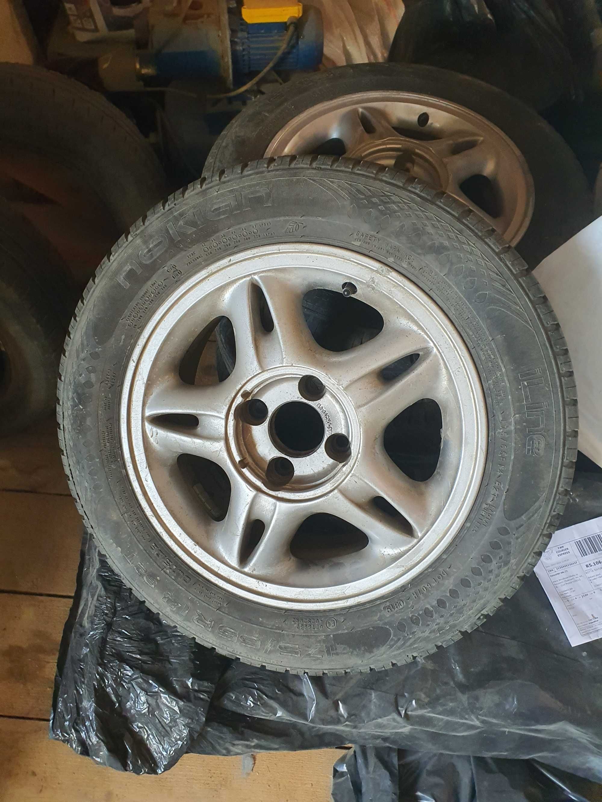 Jante aliaj + cauciucuri de vara Nokian 175/65/r14