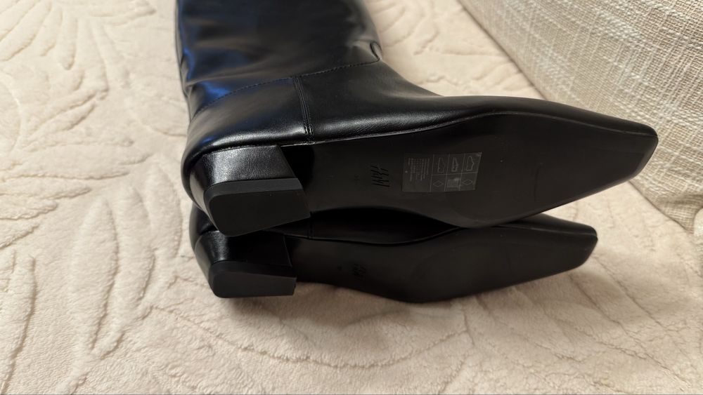 Vand Cizme noi cu eticheta nr 38