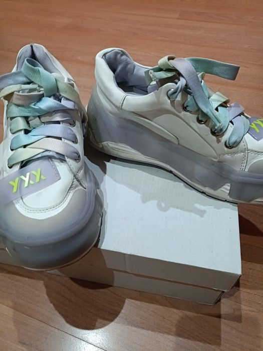 Pantofi sport din piele naturala