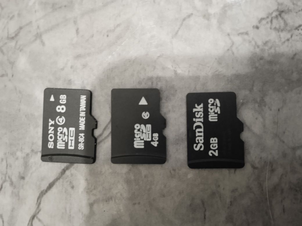 Vind carduri micro SD de 2 GB,4 GB și 8 gb.