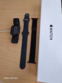 Продавам Apple Watch SE (2022 edition) - 40mm