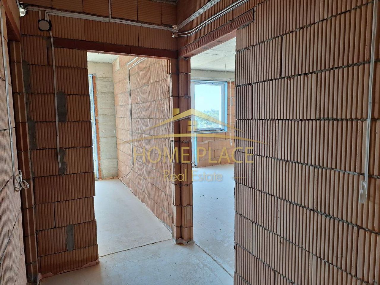Продава се Двустаен апартамент в Варна, Виница - 59 кв.м за 1589 €/кв.м - Снимка #2
