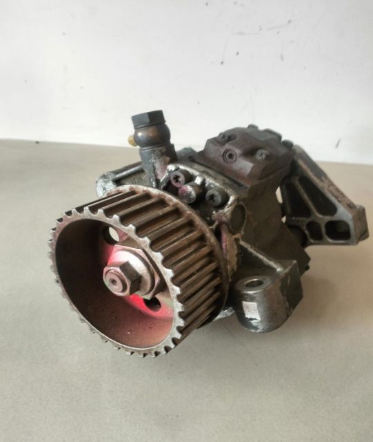 Pompa  inalta presiune  8200663258 Renault Clio a 2-a generatie