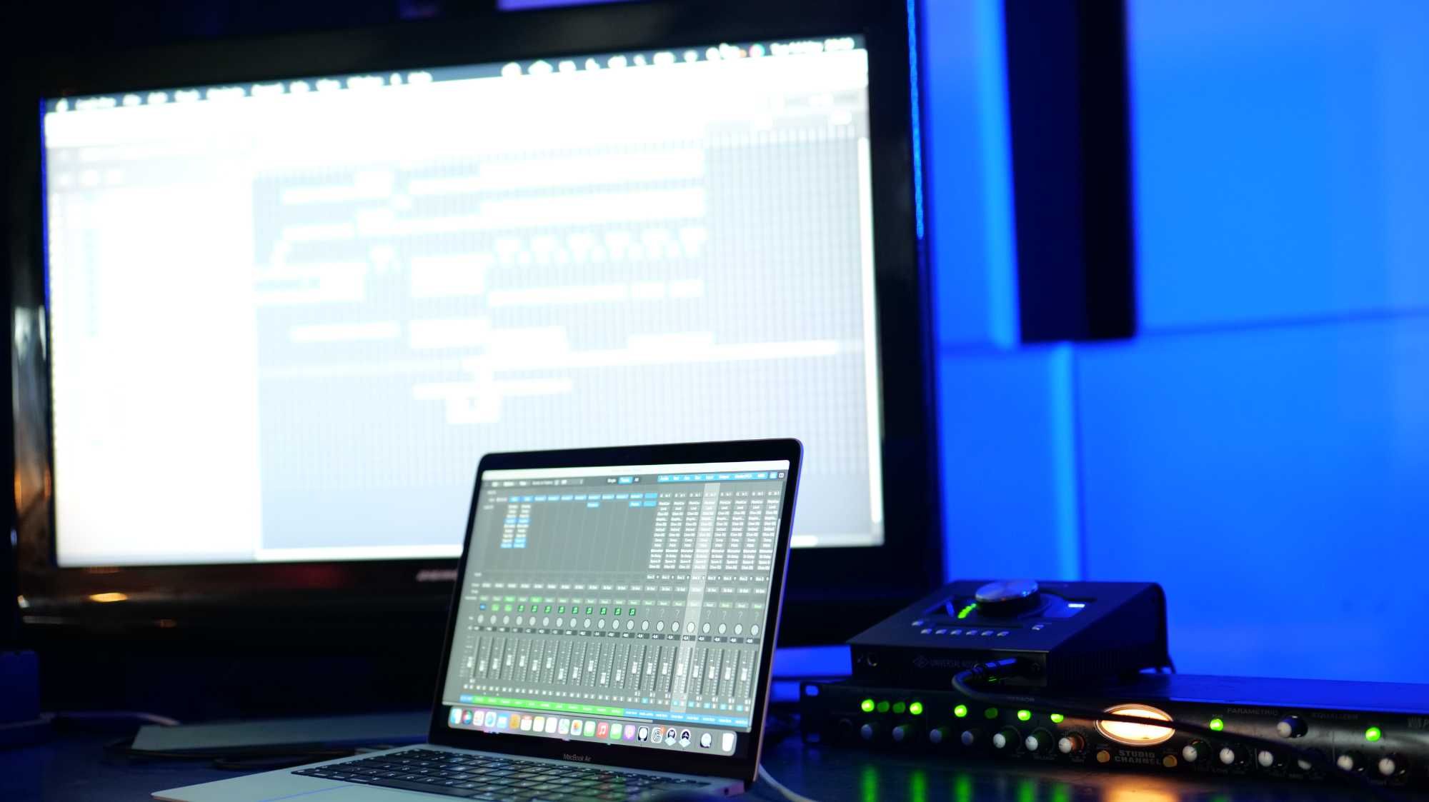 Studio inregistrari muzica zona centrala, productie piese trap pop rap