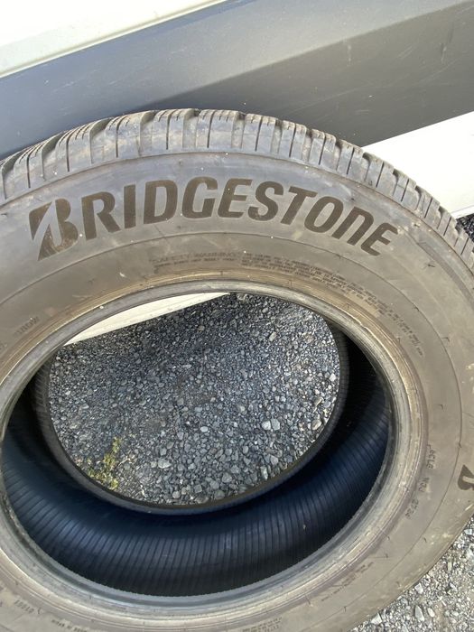 235/65/17/ Bridgestone blizzak LM005