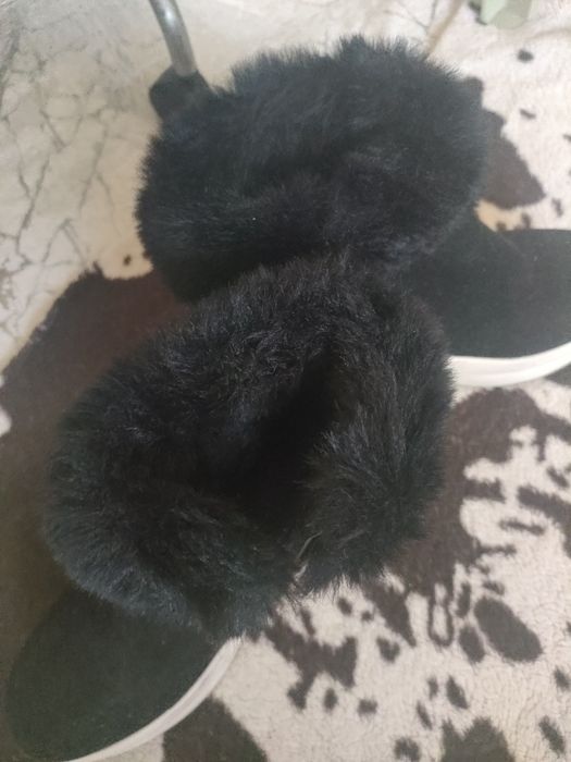 Дамски велурени топли боти