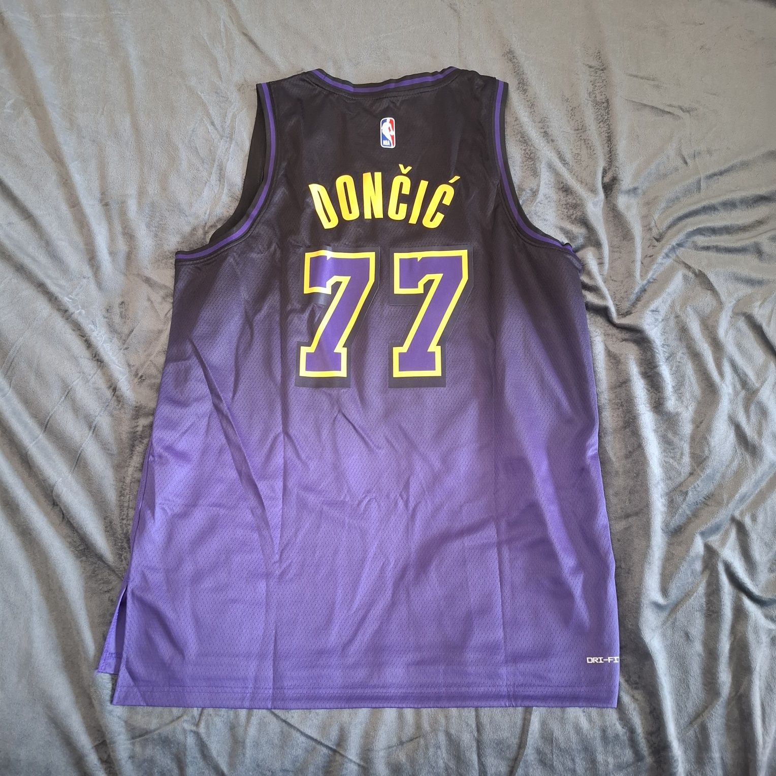 NIKE NBA потник на Los Angeles Lakers НОВИ