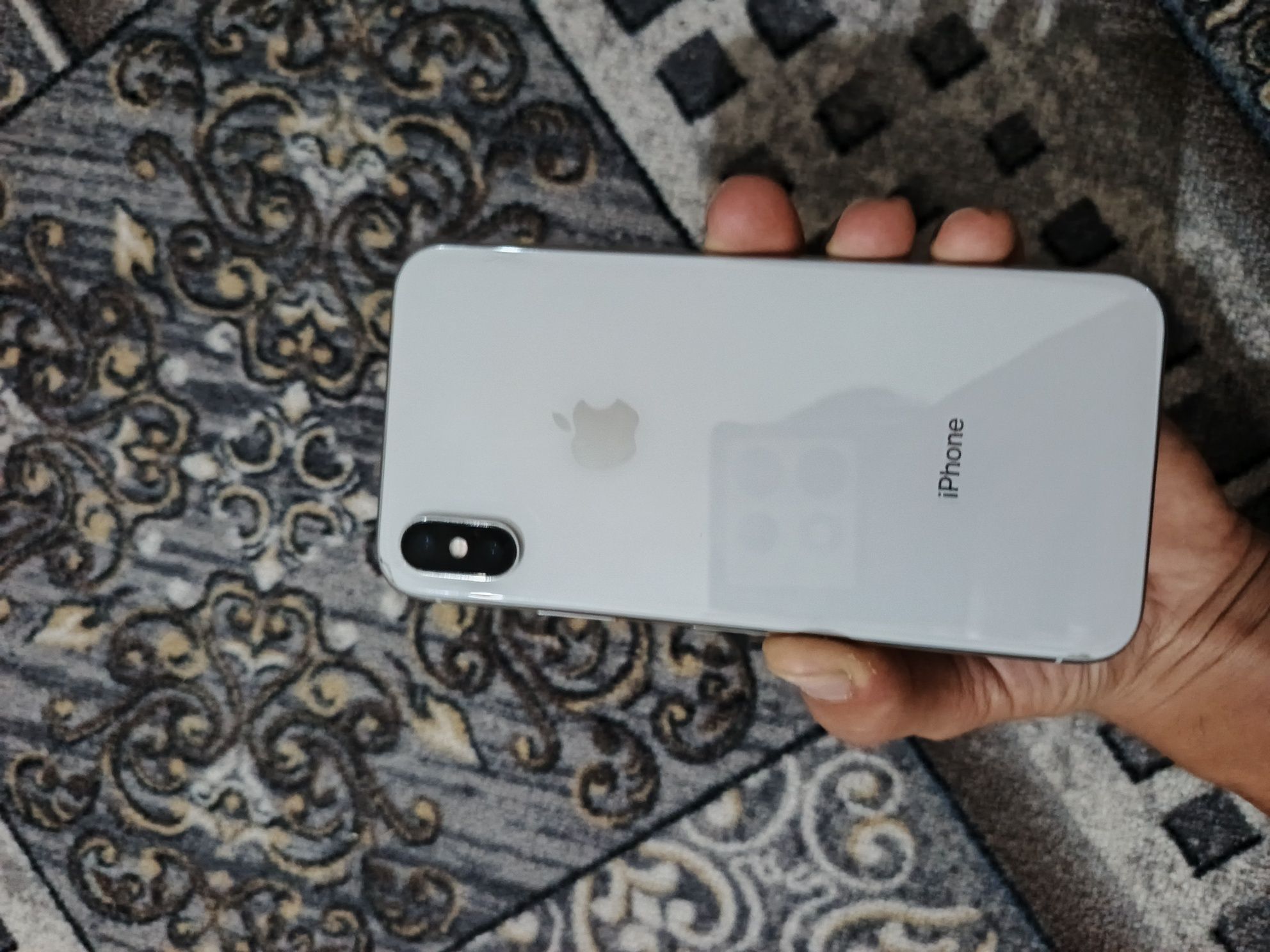 Iphone x  kelshamiz