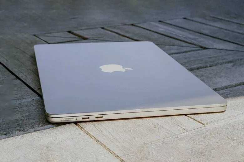 Ноутбуки Apple MacBook Air 13 (2022, М2)