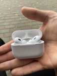 AirPods Pro с чехлом
