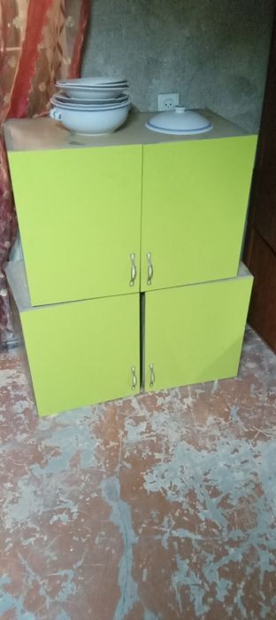 Продам навесной кухонный шкаф