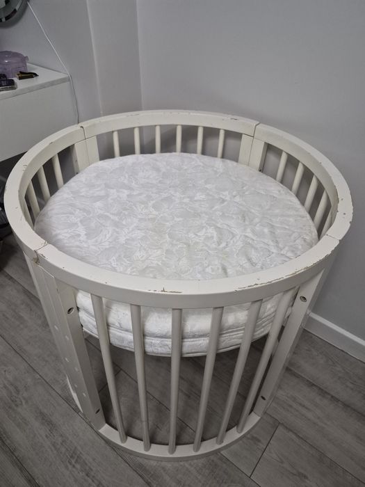 Манеж и пеленальный столик