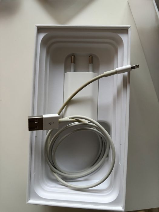 Apple iPhone 11, 64 GB — Отлично състояние, като нов