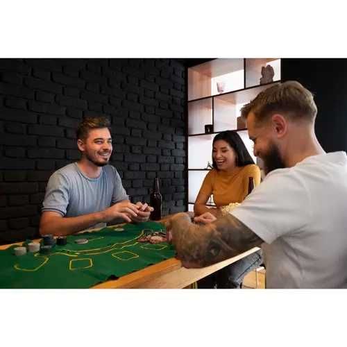 Комплект за покер Texas Hold’Em Poker с 200 чипа и карти