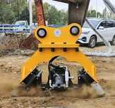 Placa compactoare pentru buldoexcavator Yanmar
