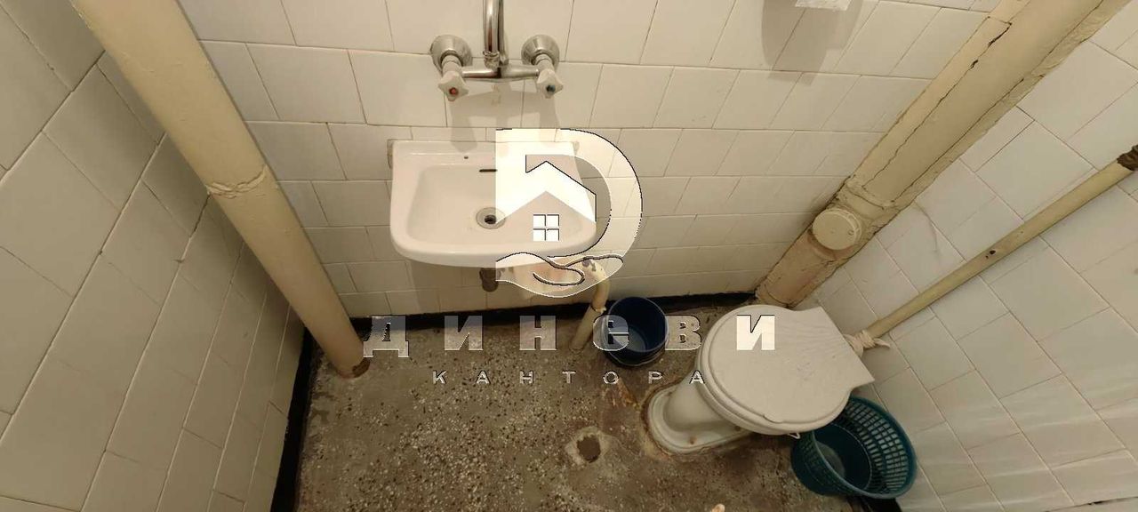 Продава се Четиристаен апартамент в Стара Загора, Център - 84 кв.м за 1310 €/кв.м - Снимка #16
