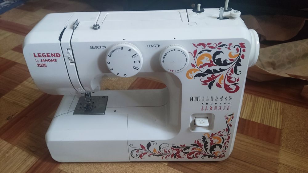 Продам швейную машину Janome legend