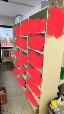 Стилажи и работен плот за магазин