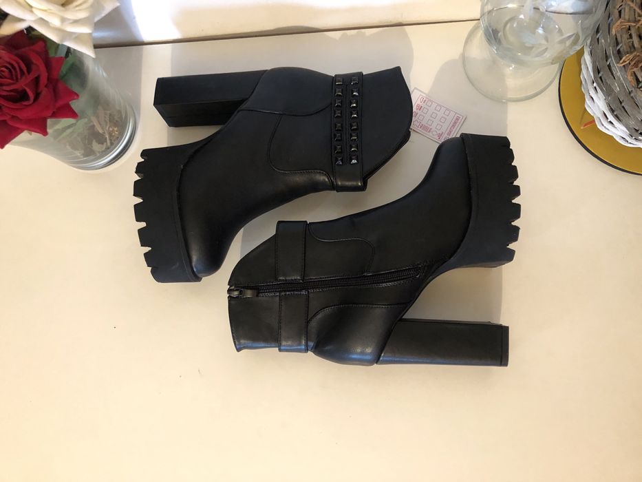 Vand botine cu toc de iarna