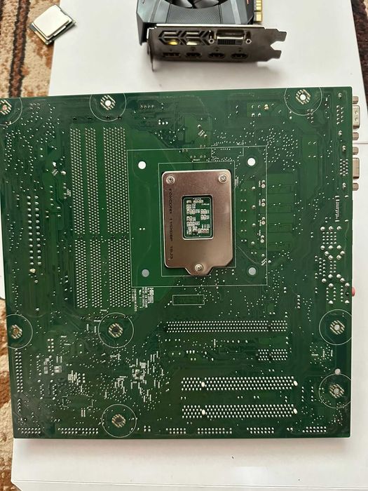 Vand  PC  I5 Nvidia 1050