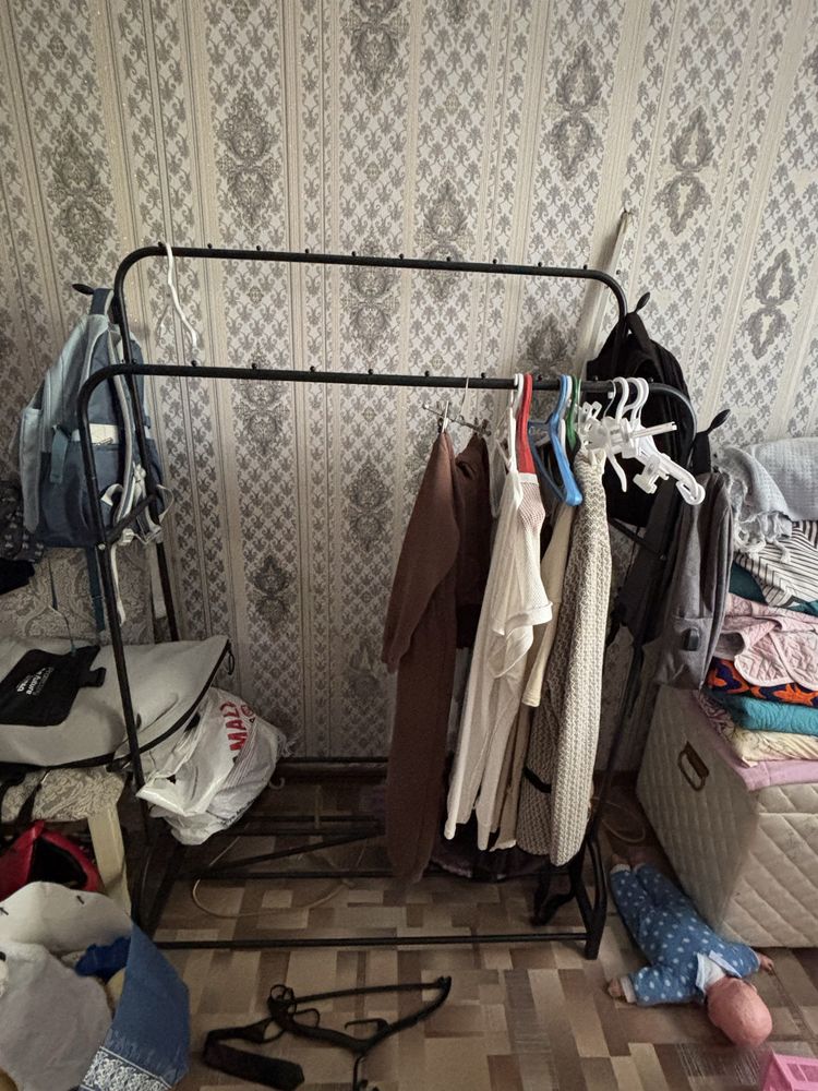 Продам вешалку напольную
