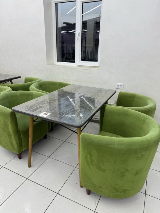 Кресло комплект столи билан сотилади