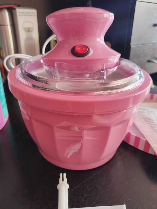 Машина за сладолед Absolu Chic – НОВА, неизползвана