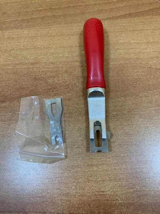 Нож для нарезки швов линолеума и релина с запасными лезвиями - 5 штук