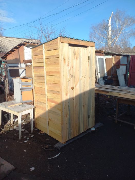Туалет уличный деревянный посёлок мирный
