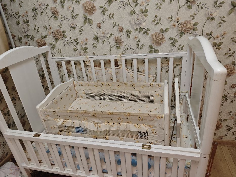 Детская кроватка с люлькой