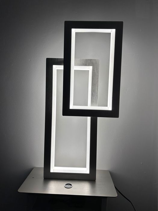 Vând veoză modernă cu led