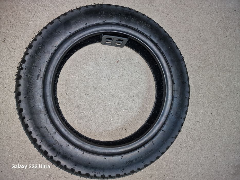 Cauciuc tricicleta scuter 300x10