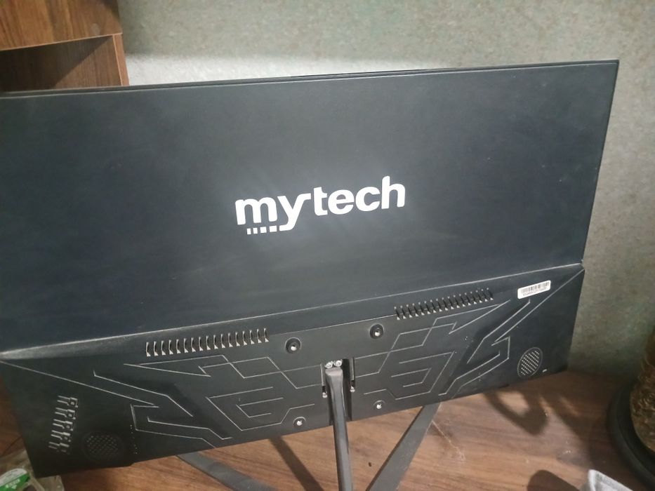 Манитор компютера