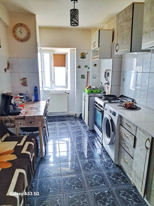 Vand apartament CENTRU 3 camere decomandat
