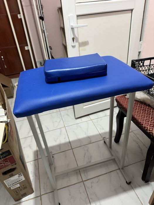 Продается столик для взятия анализов