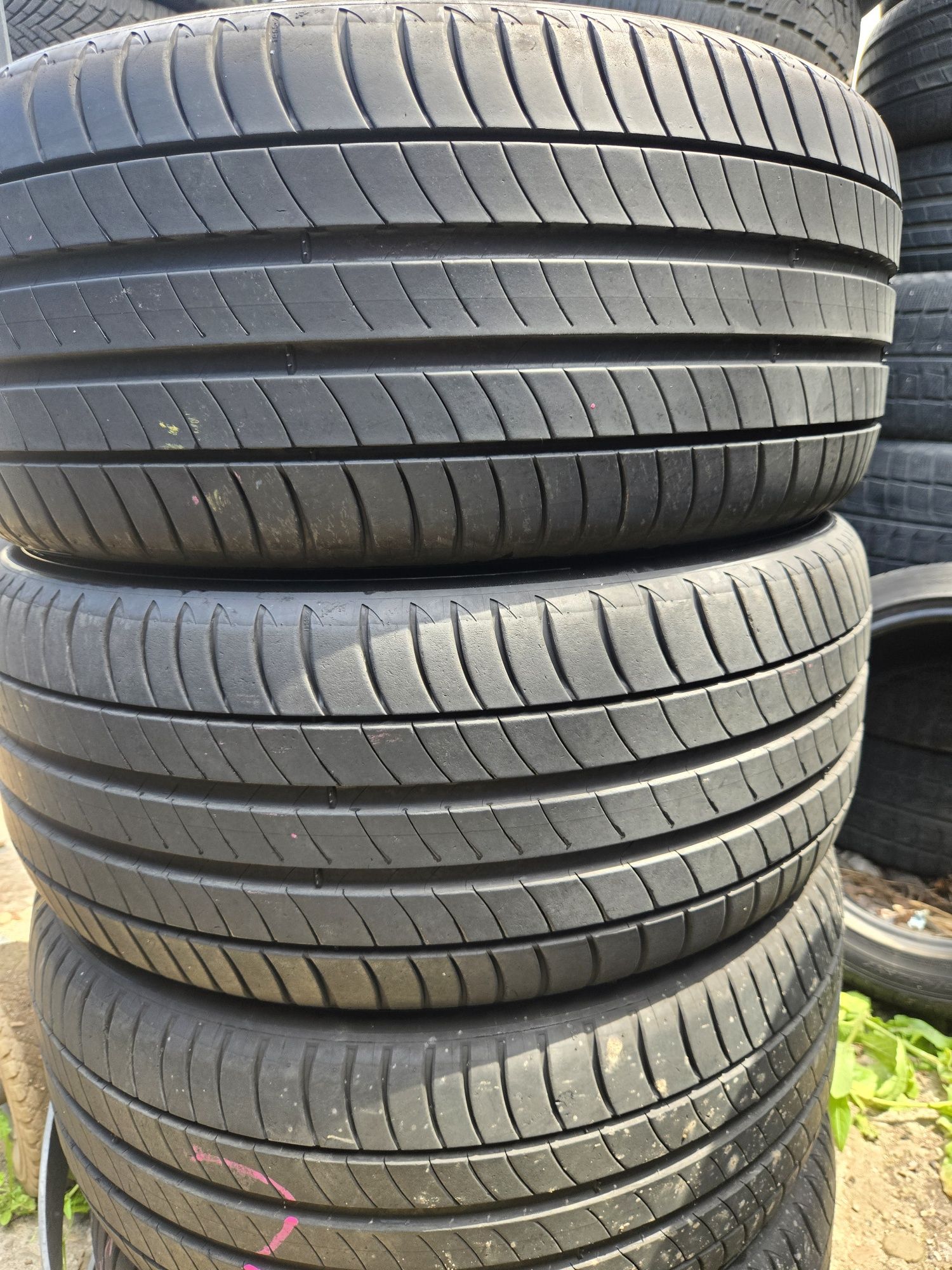 4бр. 235 45 17 Michelin летни.