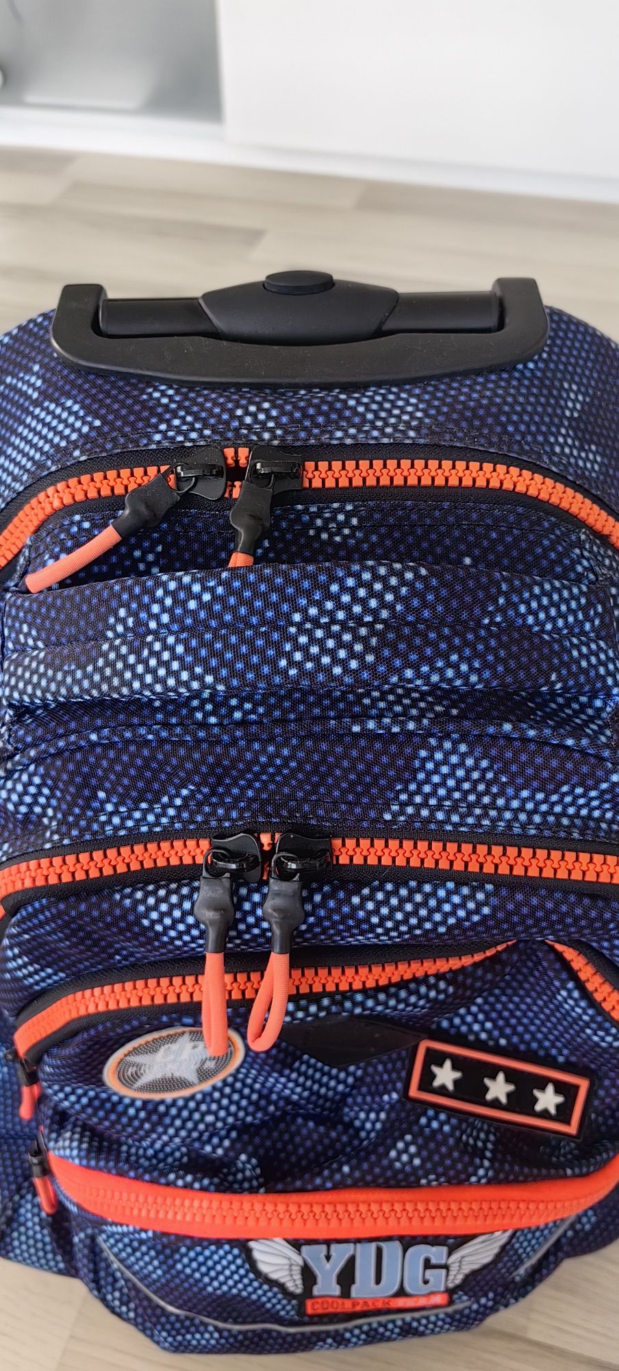 Детска ученическа раница на колелца COOLPACK + подарък несесер
