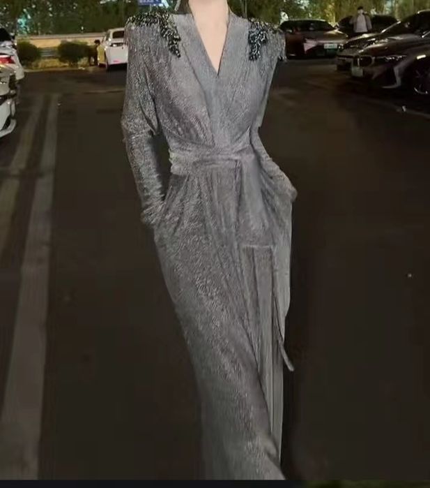 Очень красивая, модная и стильная.