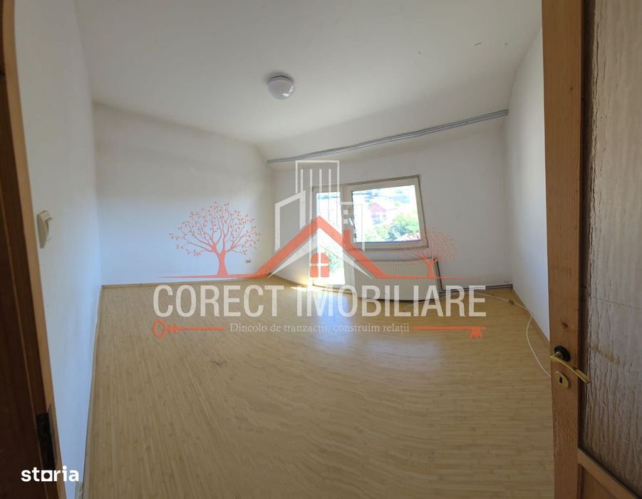 Apartament 4 camere – 70 mp utili + pod 30 mp – Etaj 5 – Preț 48.000 €