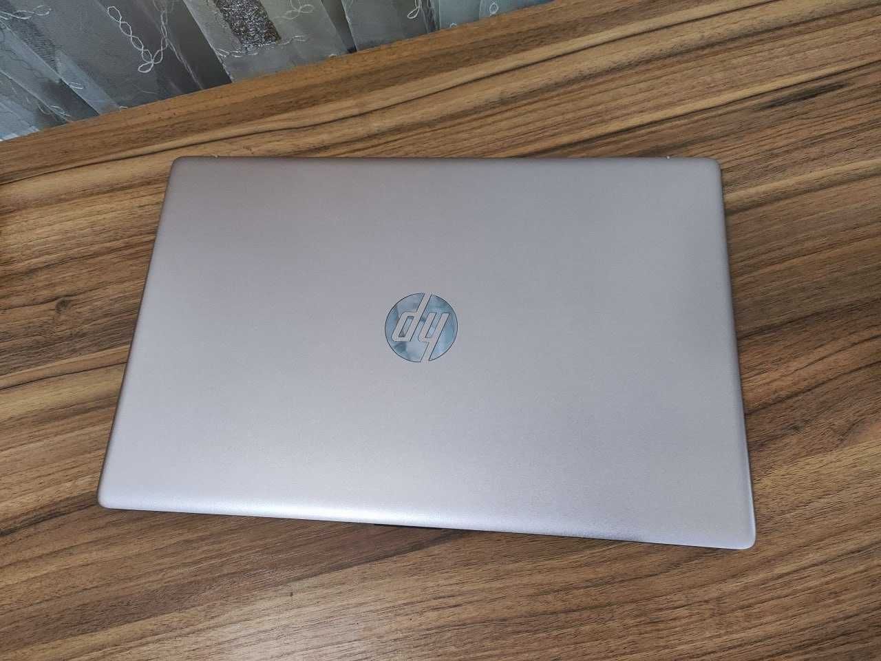 HP Laptop 17T-CN300