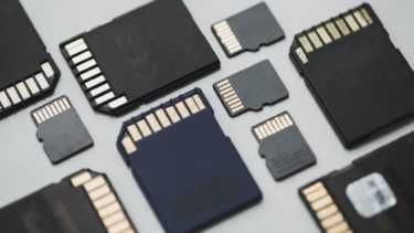 Карты памяти (Micro SD) новые в упаковке с гарантией.