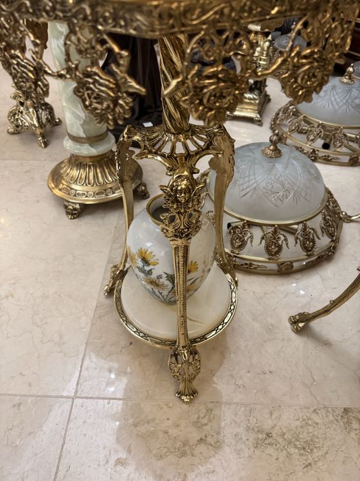 Masa din bronz cu blat din onix