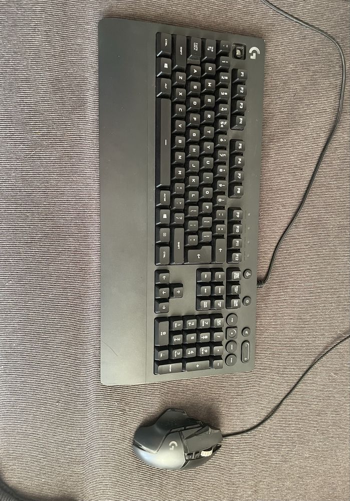 Tastatura si mouse gaming