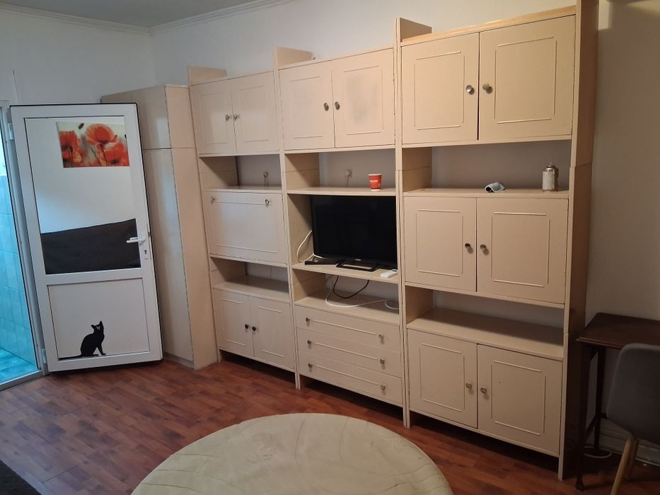 Inchiriez pe termen lung garsoniera pe strada Sovata