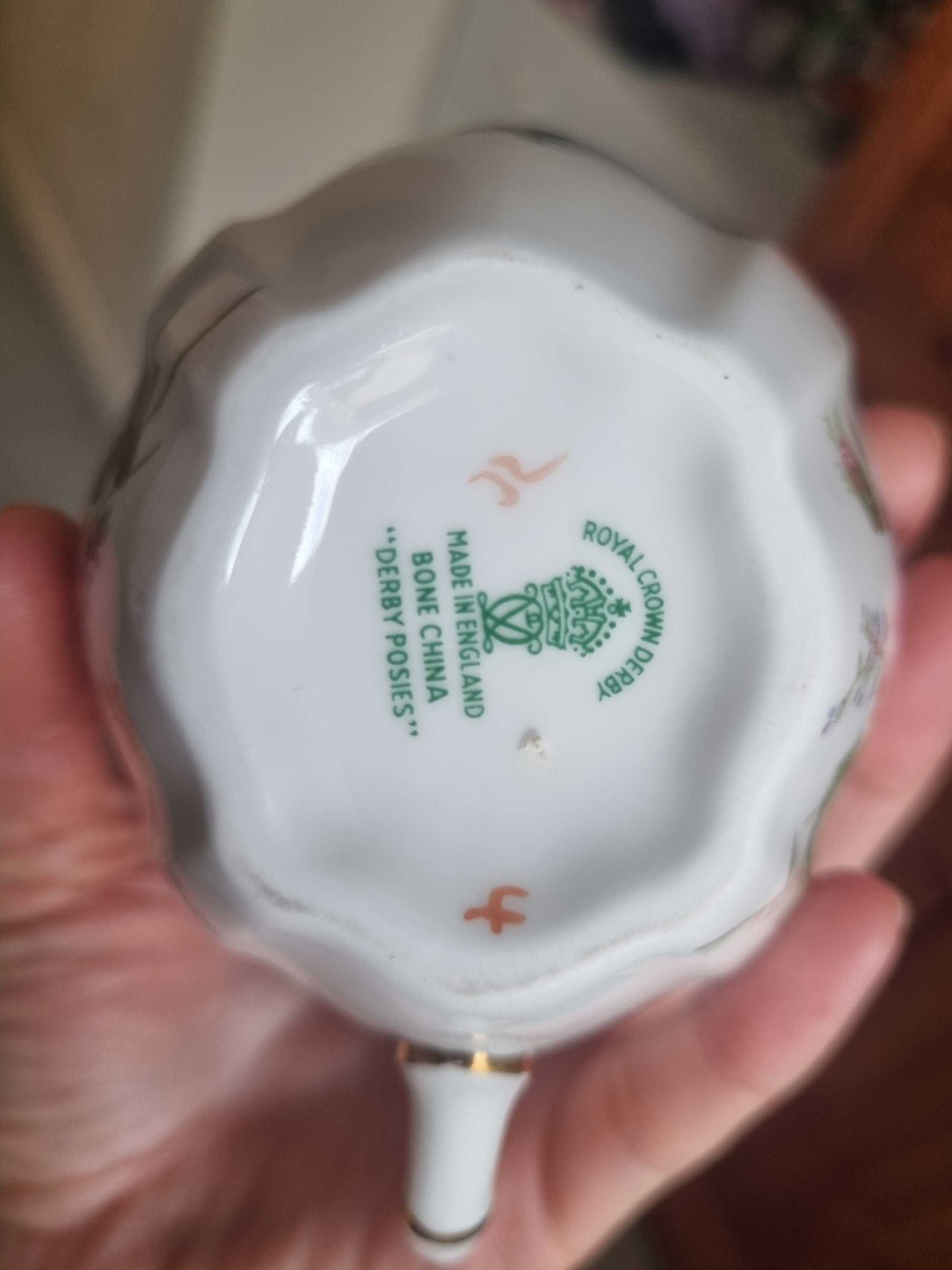 Порцеланова каничка Royal  Crown Derby