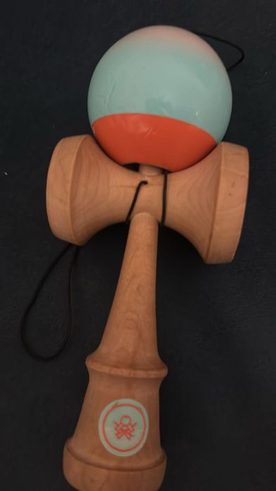 OFERTA URGENT kendama originala de la sweets kendama
