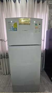 Холодильник б/у почти новый состояние идеальное рабочий  хочу продать