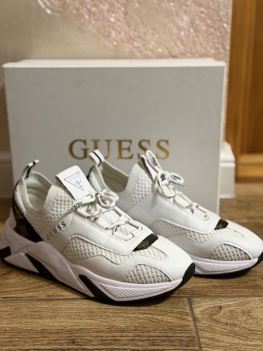 Adidasi Guess nr 38 26 cm