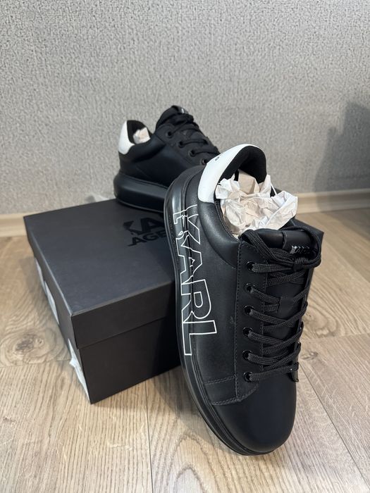 Чисто нови Karl Lagerfeld